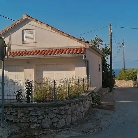 Charming 1 Bedroom House On Island Sestrunj Дом отдыха *