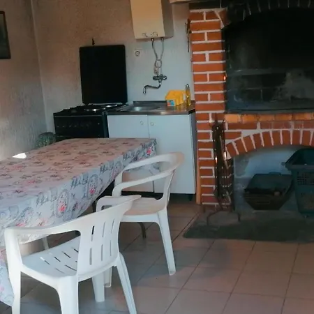 Дом отдыха Charming 1 Bedroom House On Island Sestrunj
